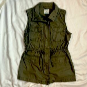 Old Navy olive colored vest with gathered waist, size small